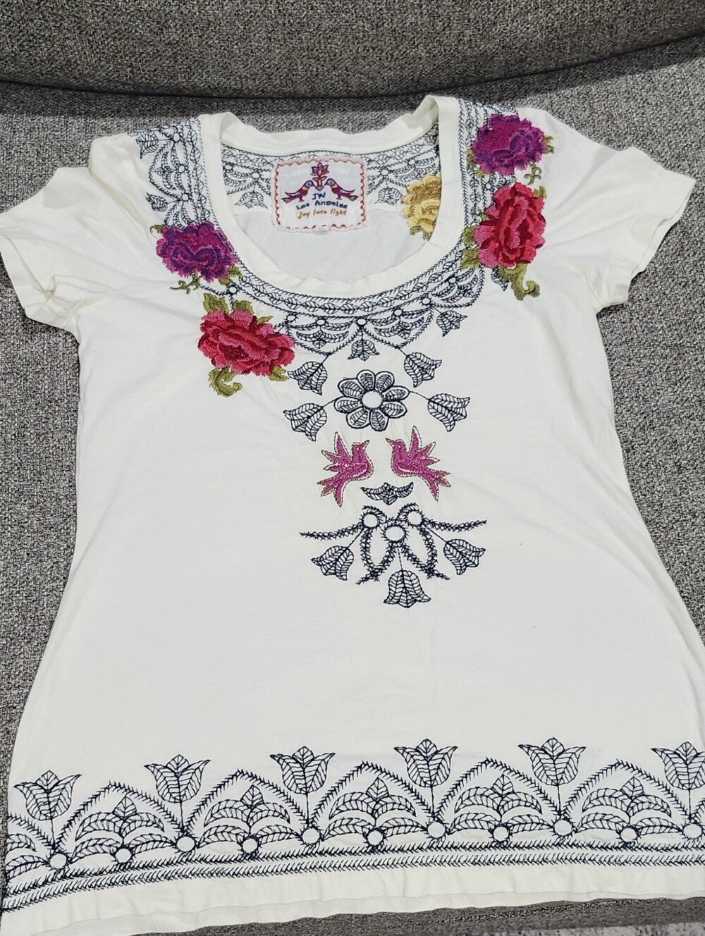 JOHNNY WAS tee Floral Embroidery Short Sleeve Top Medium